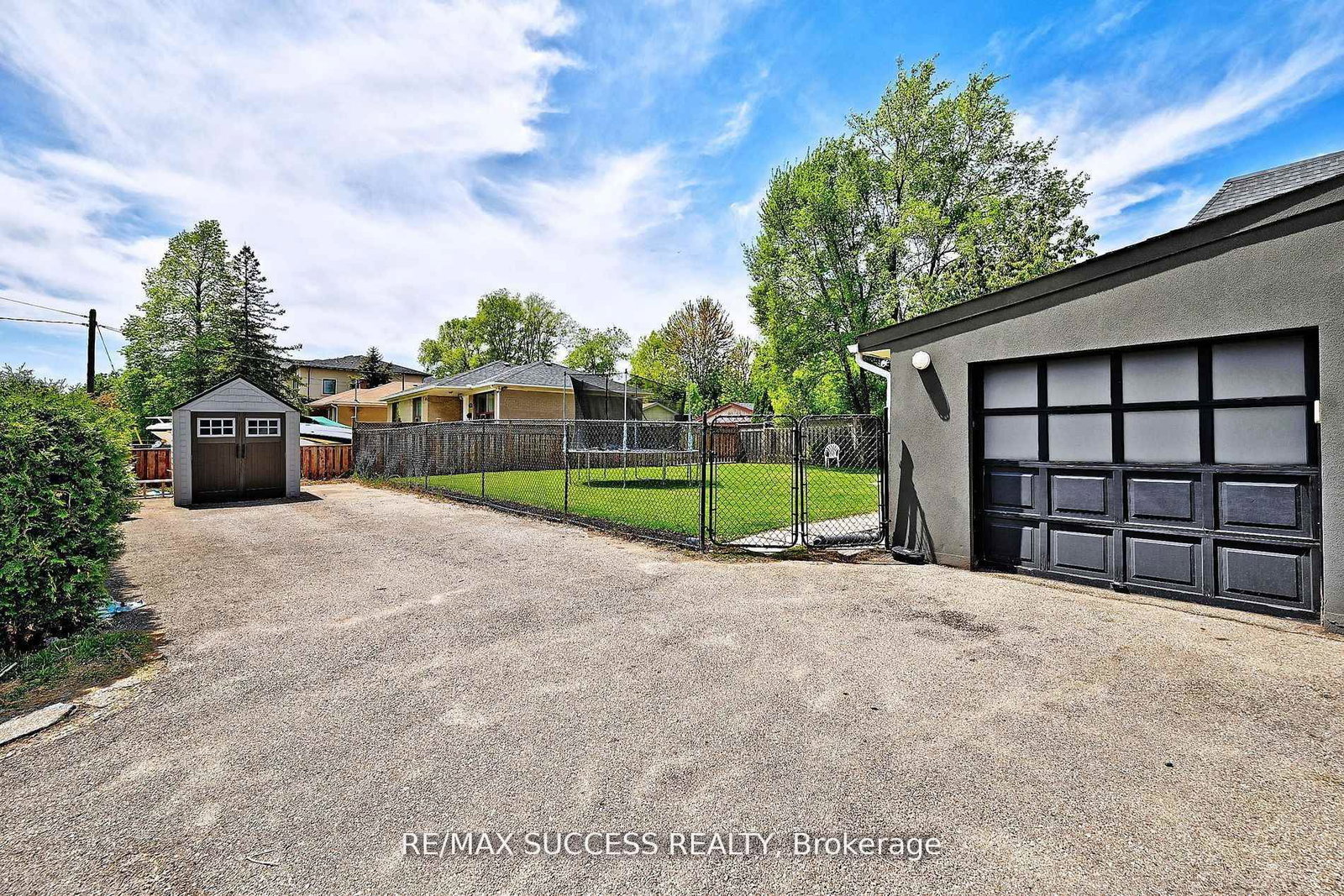 Detached House for sale at 492 Sherin Drive, Oakville, Ontario, L6L 4J8 - West - MLS: W12878136