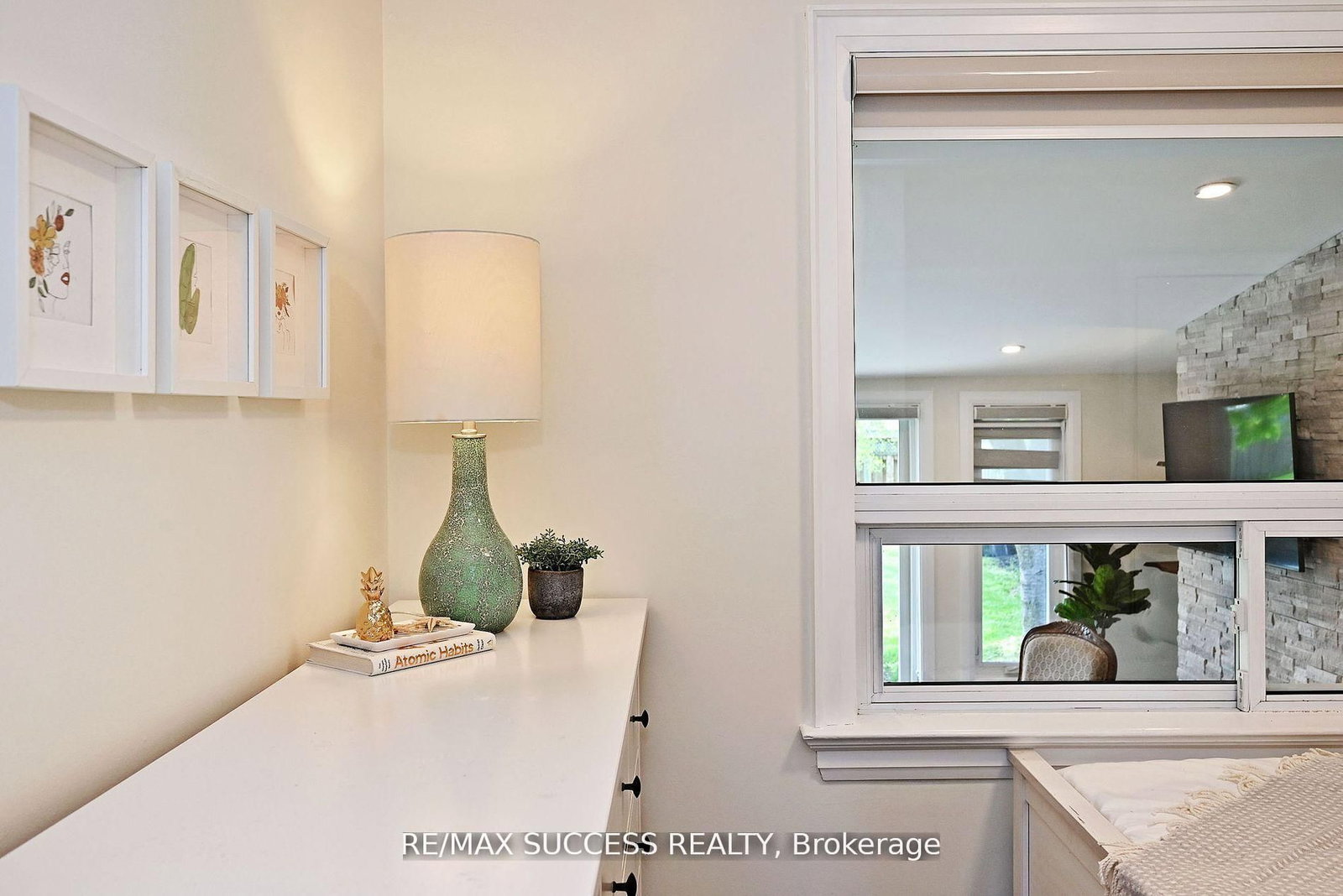 Detached House for sale at 492 Sherin Drive, Oakville, Ontario, L6L 4J8 - West - MLS: W12878136