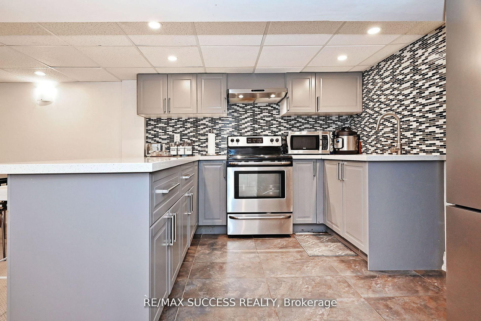 Detached House for sale at 492 Sherin Drive, Oakville, Ontario, L6L 4J8 - West - MLS: W12878136