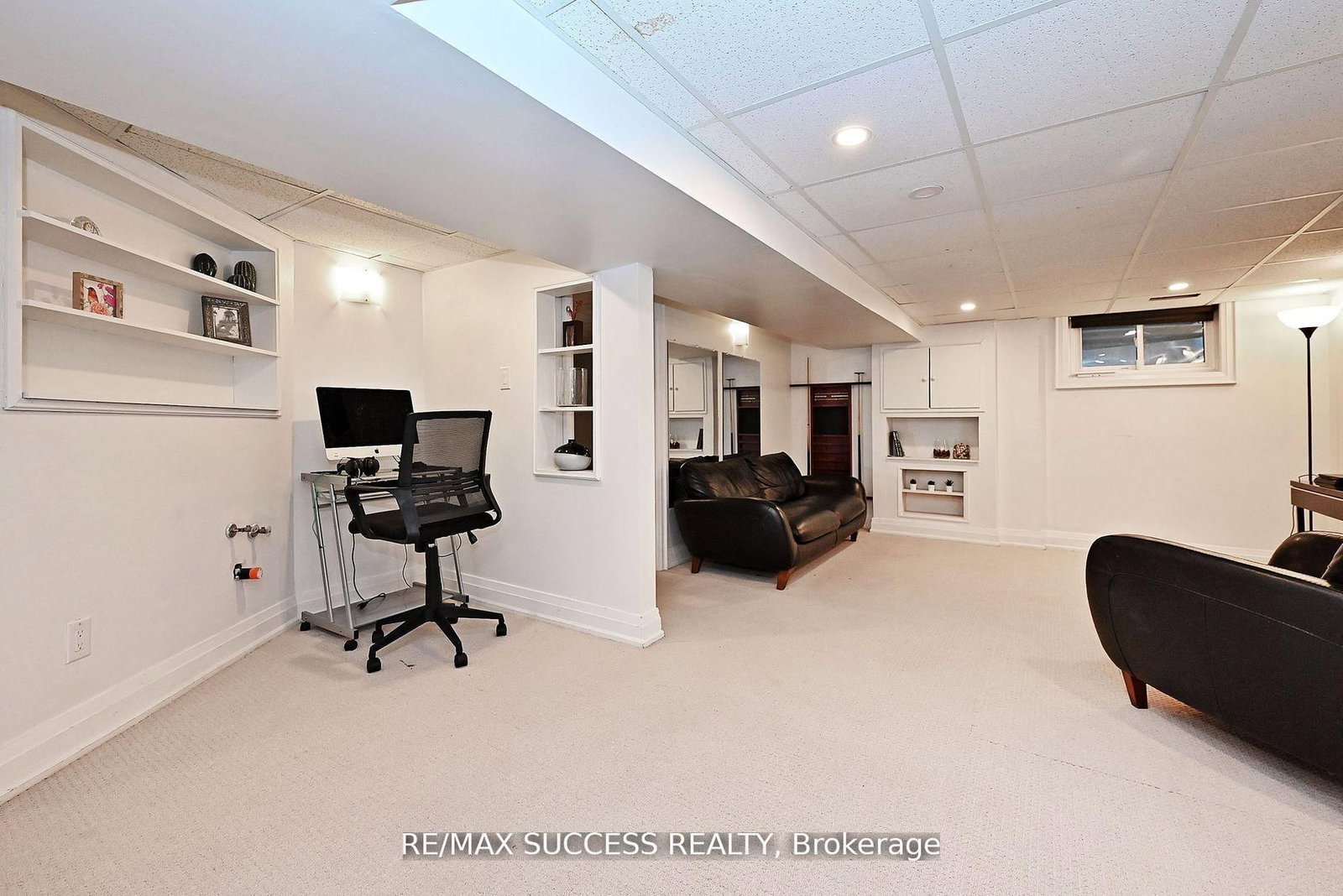 Detached House for sale at 492 Sherin Drive, Oakville, Ontario, L6L 4J8 - West - MLS: W12878136