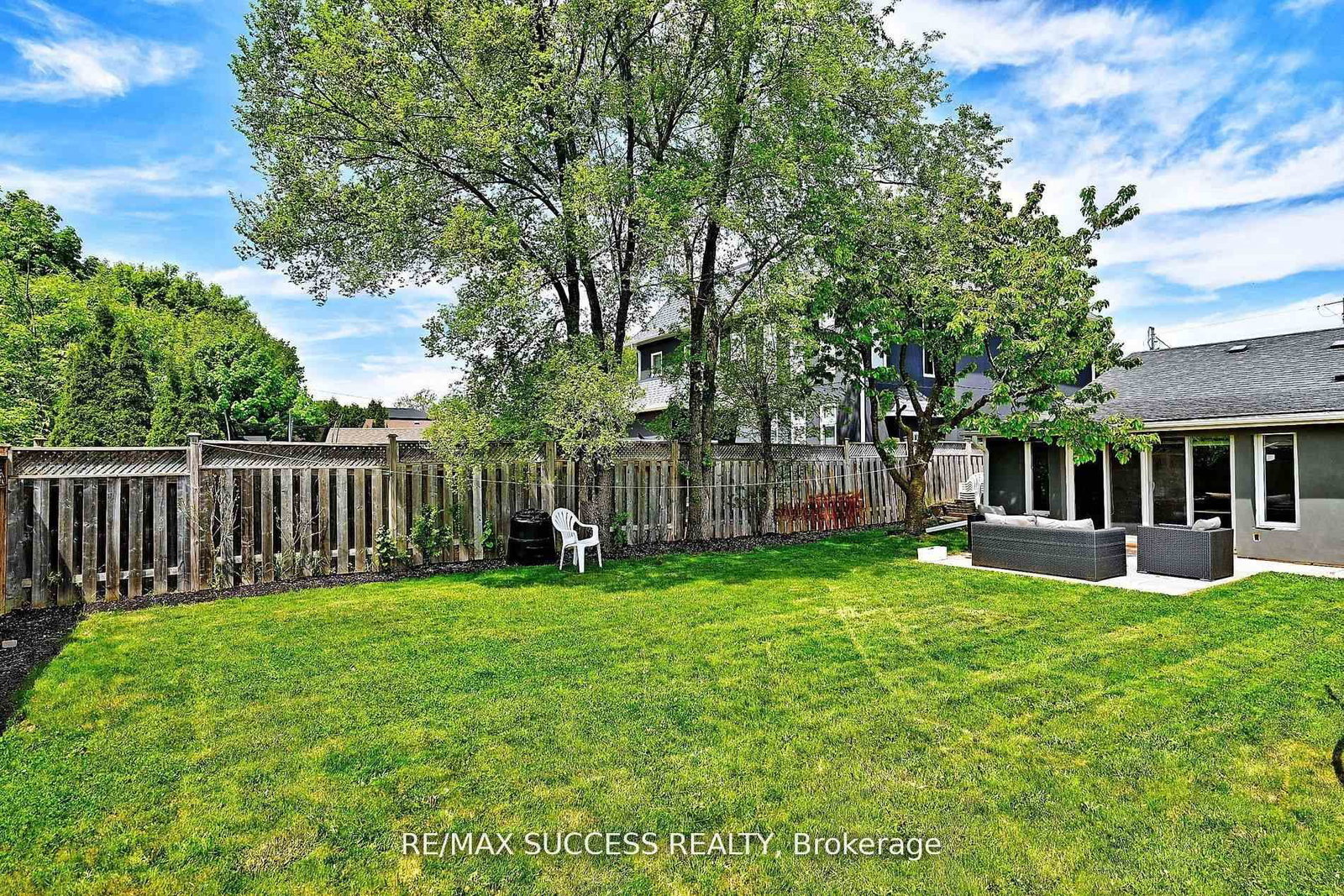 Detached House for sale at 492 Sherin Drive, Oakville, Ontario, L6L 4J8 - West - MLS: W12878136