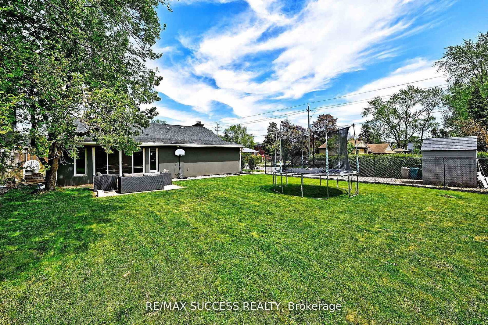 Detached House for sale at 492 Sherin Drive, Oakville, Ontario, L6L 4J8 - West - MLS: W12878136