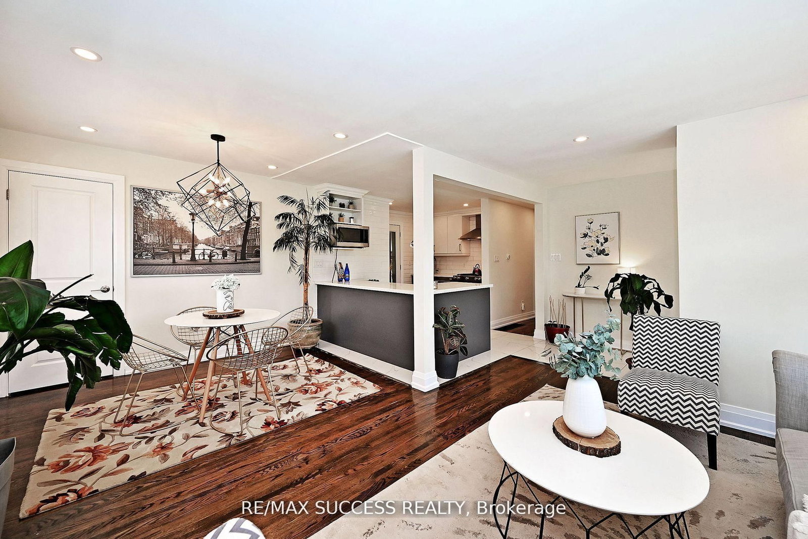 Detached House for sale at 492 Sherin Drive, Oakville, Ontario, L6L 4J8 - West - MLS: W12878136