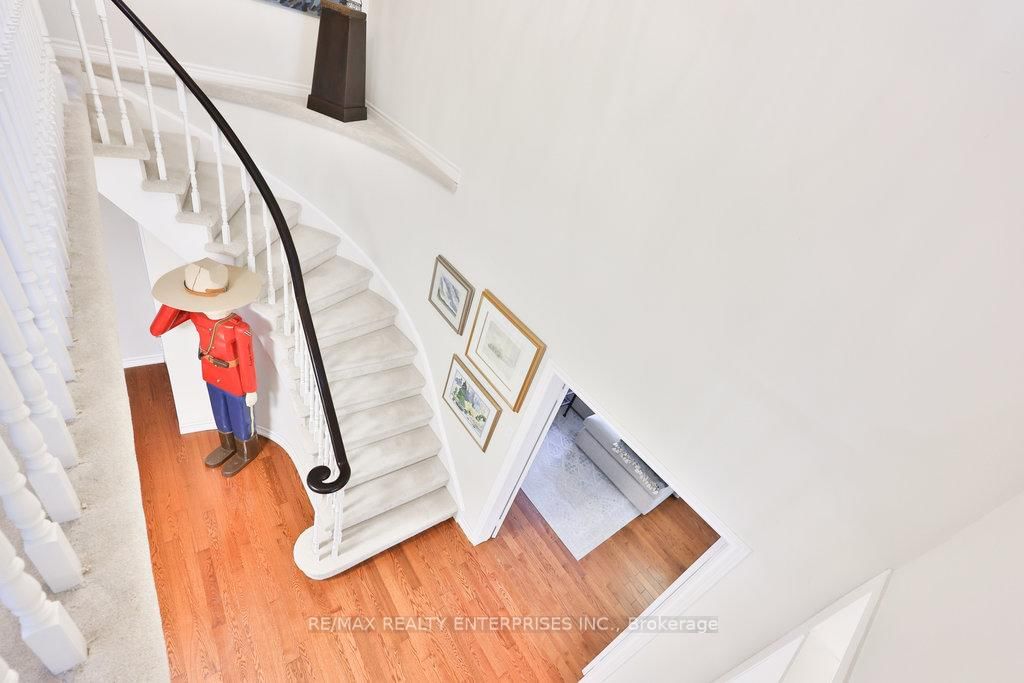 Detached House for sale at 431 Naomi Crescent, Mississauga, Ontario, L5B 3S7 - Fairview - MLS: W12878184