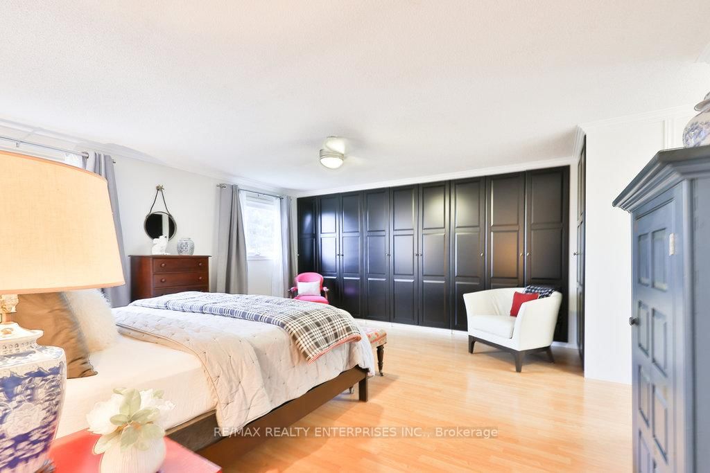 Detached House for sale at 431 Naomi Crescent, Mississauga, Ontario, L5B 3S7 - Fairview - MLS: W12878184