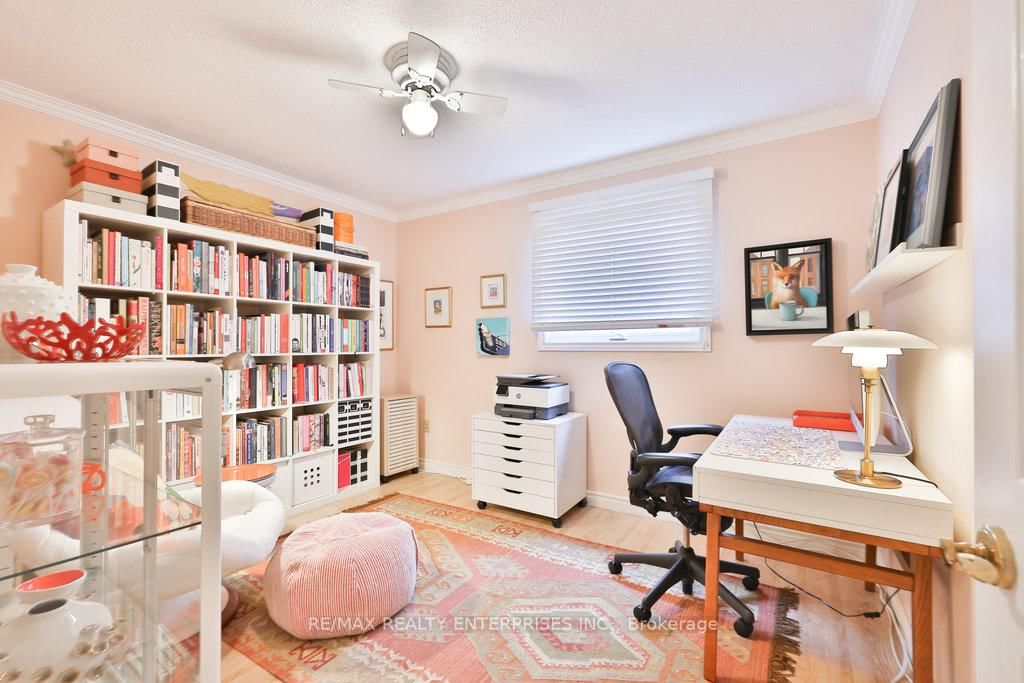 Detached House for sale at 431 Naomi Crescent, Mississauga, Ontario, L5B 3S7 - Fairview - MLS: W12878184