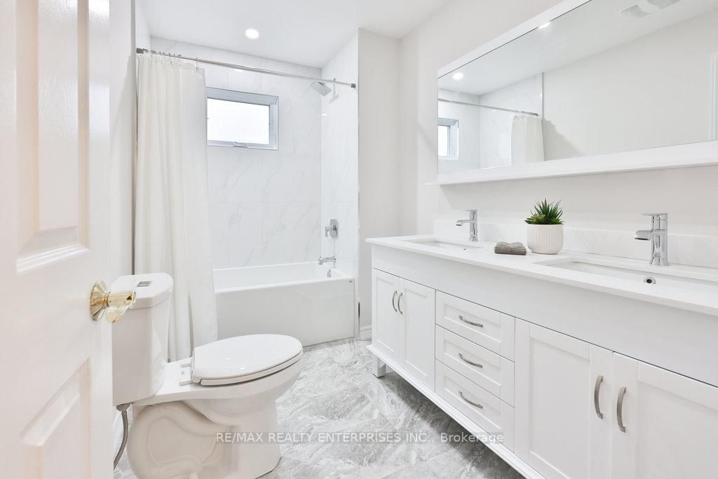 Detached House for sale at 431 Naomi Crescent, Mississauga, Ontario, L5B 3S7 - Fairview - MLS: W12878184