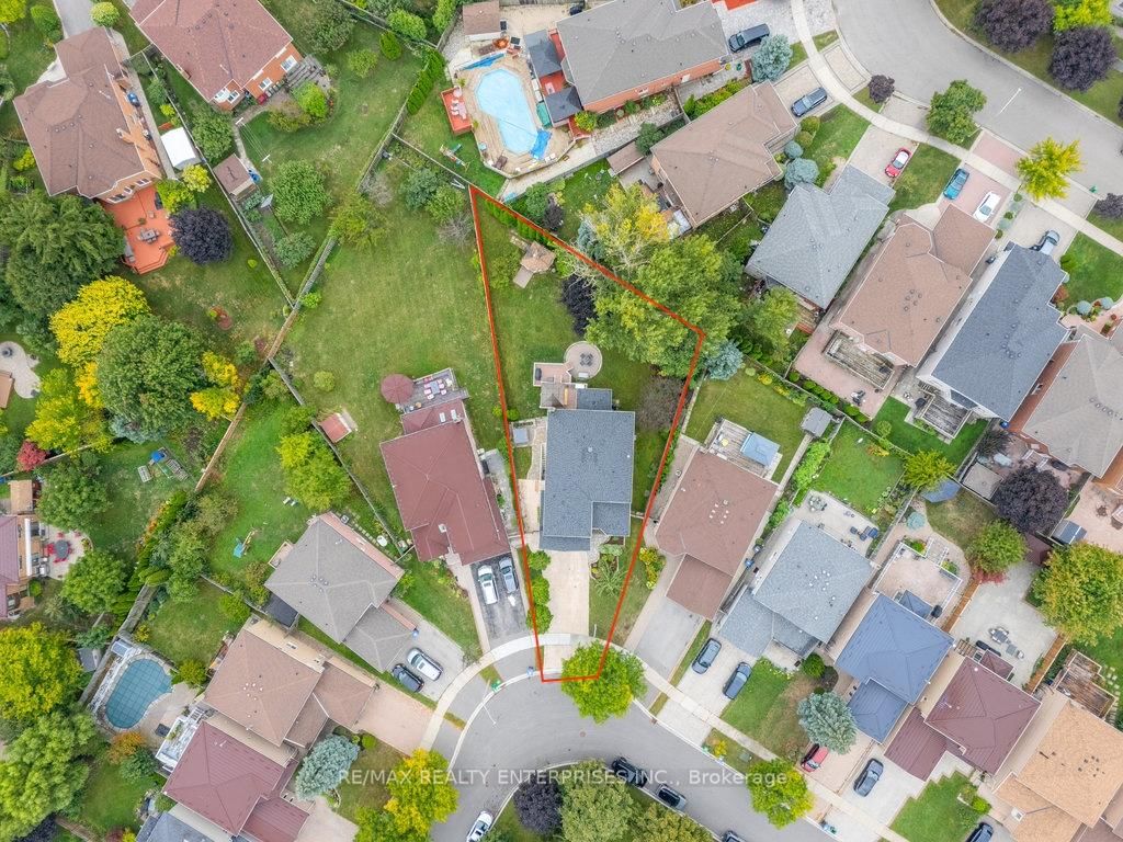 Detached House for sale at 431 Naomi Crescent, Mississauga, Ontario, L5B 3S7 - Fairview - MLS: W12878184