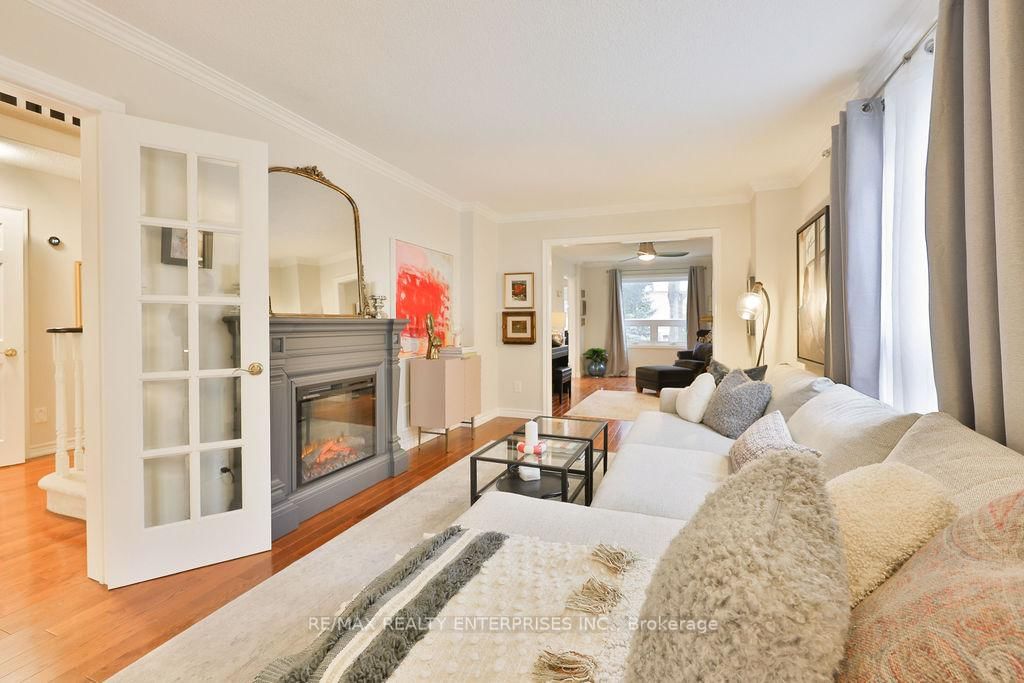 Detached House for sale at 431 Naomi Crescent, Mississauga, Ontario, L5B 3S7 - Fairview - MLS: W12878184