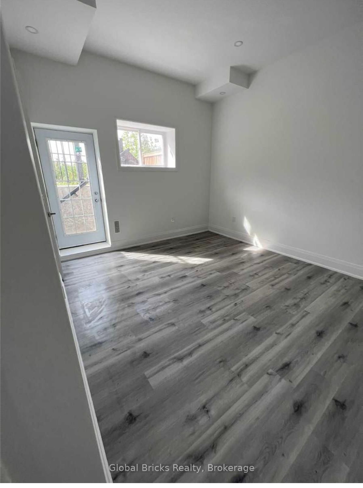 Detached House for lease at 275 Hinton Terrace, Milton, Ontario, L9E 1C8 - Ford - MLS: W12878206