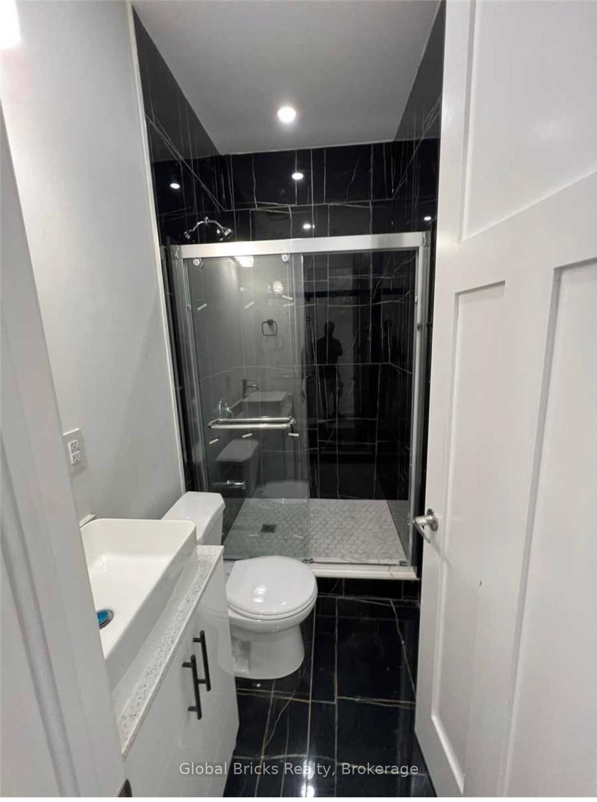 Detached House for lease at 275 Hinton Terrace, Milton, Ontario, L9E 1C8 - Ford - MLS: W12878206