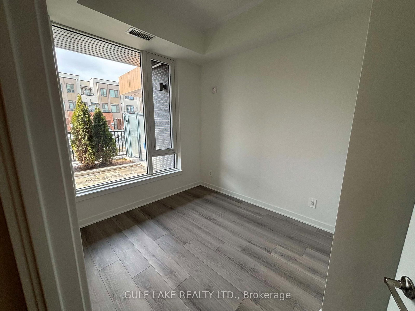 Condo for sale at 101-1440 Clarriage Court, Milton, Ontario, L9E 1B3 - Ford - MLS: W12878320