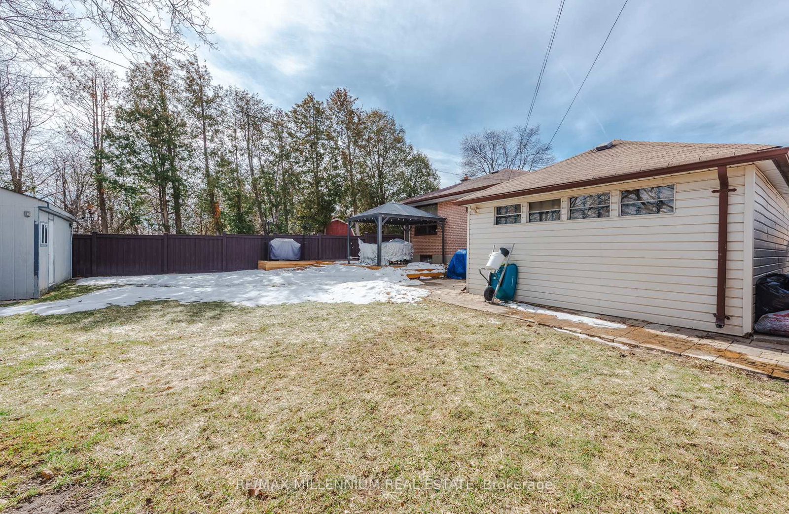 Detached House for sale at 13 Cumberland Drive, Brampton, Ontario, L6V 1W5 - Brampton North - MLS: W12878352