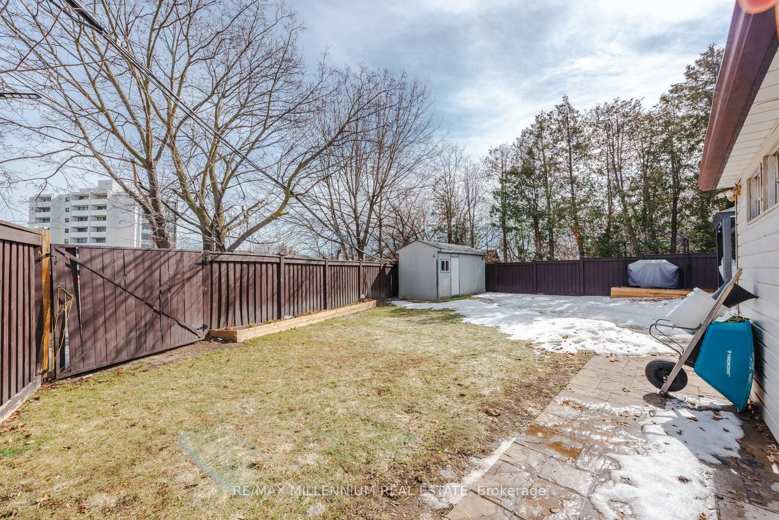 Detached House for sale at 13 Cumberland Drive, Brampton, Ontario, L6V 1W5 - Brampton North - MLS: W12878352