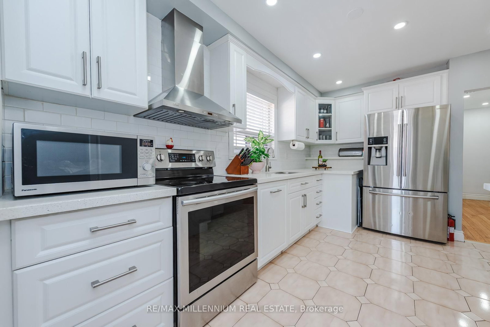 Detached House for sale at 13 Cumberland Drive, Brampton, Ontario, L6V 1W5 - Brampton North - MLS: W12878352