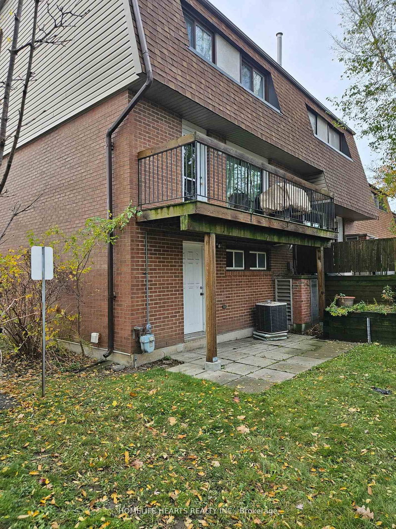 7 - 1051 Cedarglen Gate