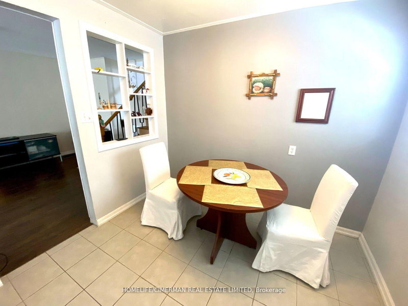 3 Benton St, Brampton, L6W 3B8 | Image 3