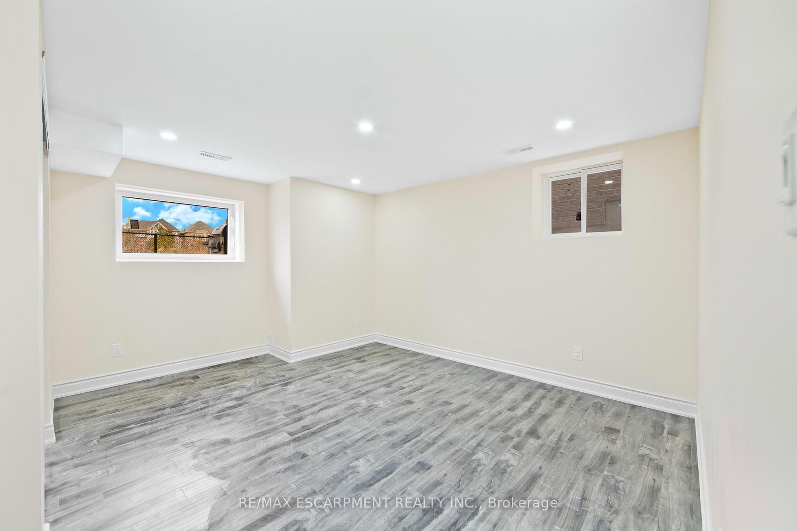 Detached House for sale at 307 Hinton Terrace, Milton, Ontario, L9E 1C8 - Ford - MLS: W12878412