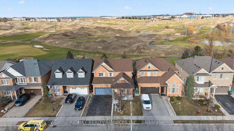 47 Upper Highlands Dr, Brampton, L6Z 4V9 | Image 3