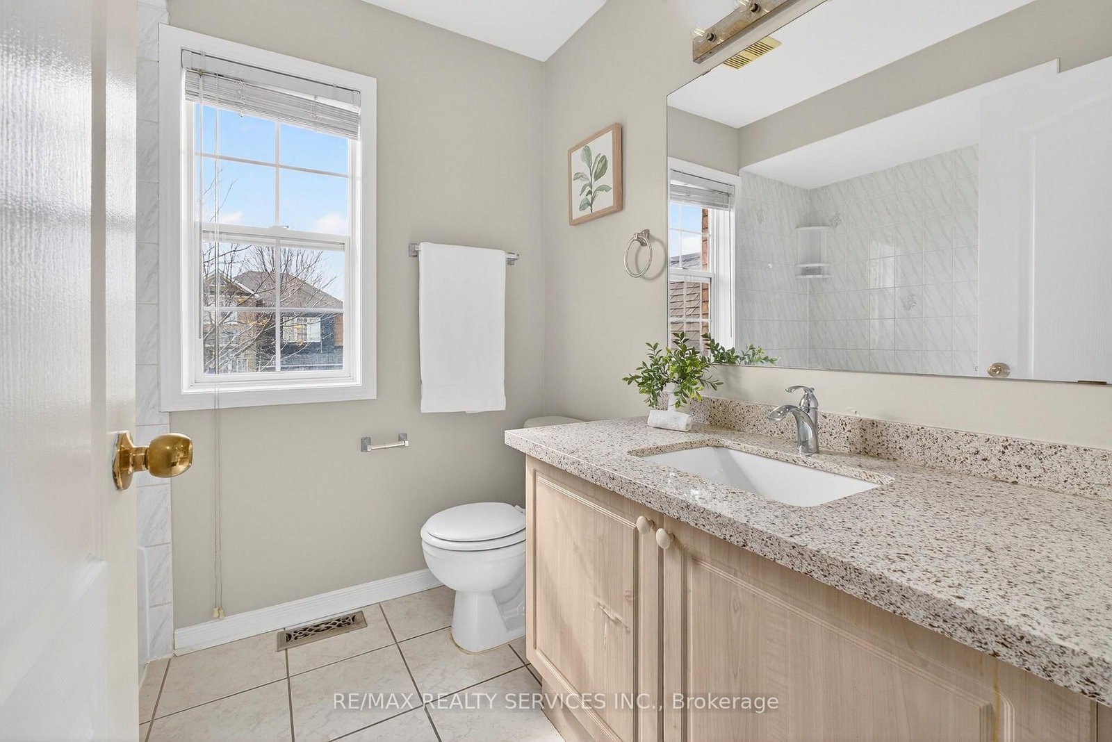 Detached House for sale at 47 Upper Highlands Drive, Brampton, Ontario, L6Z 4V9 - Heart Lake East - MLS: W12878564