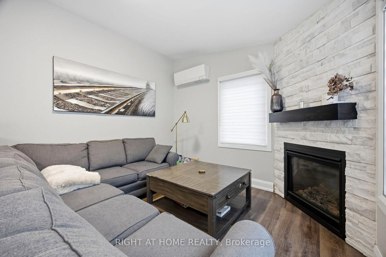 1565 Kipper Avenue • Mississauga, ON photo 27
