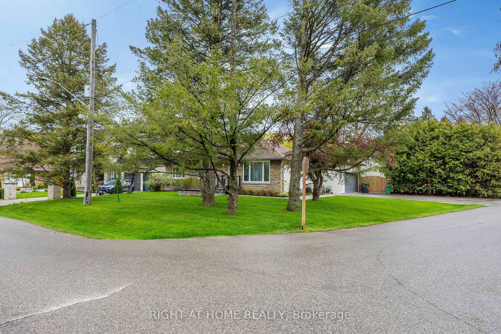 1565 Kipper Avenue • Mississauga, ON photo 42