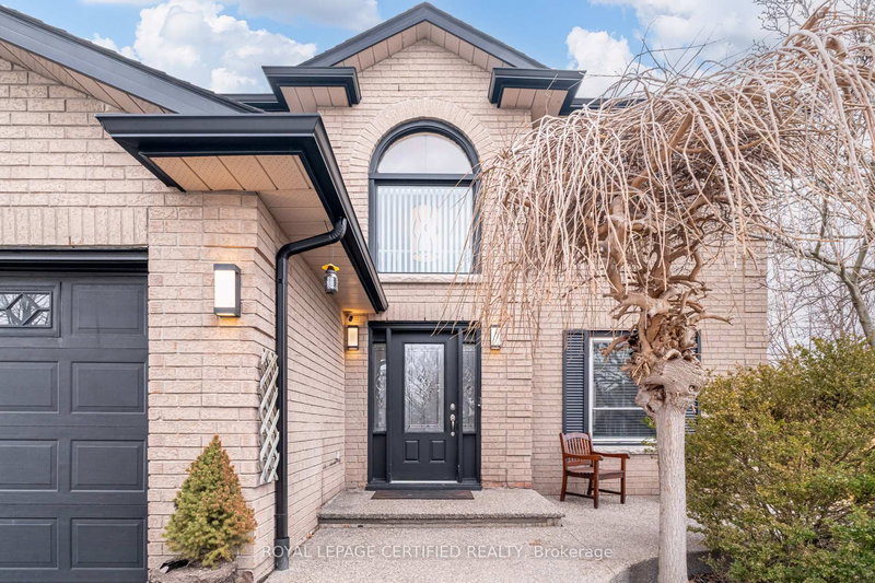 2197 Oakridge Cres, Burlington, L7M 4C8 | Image 3