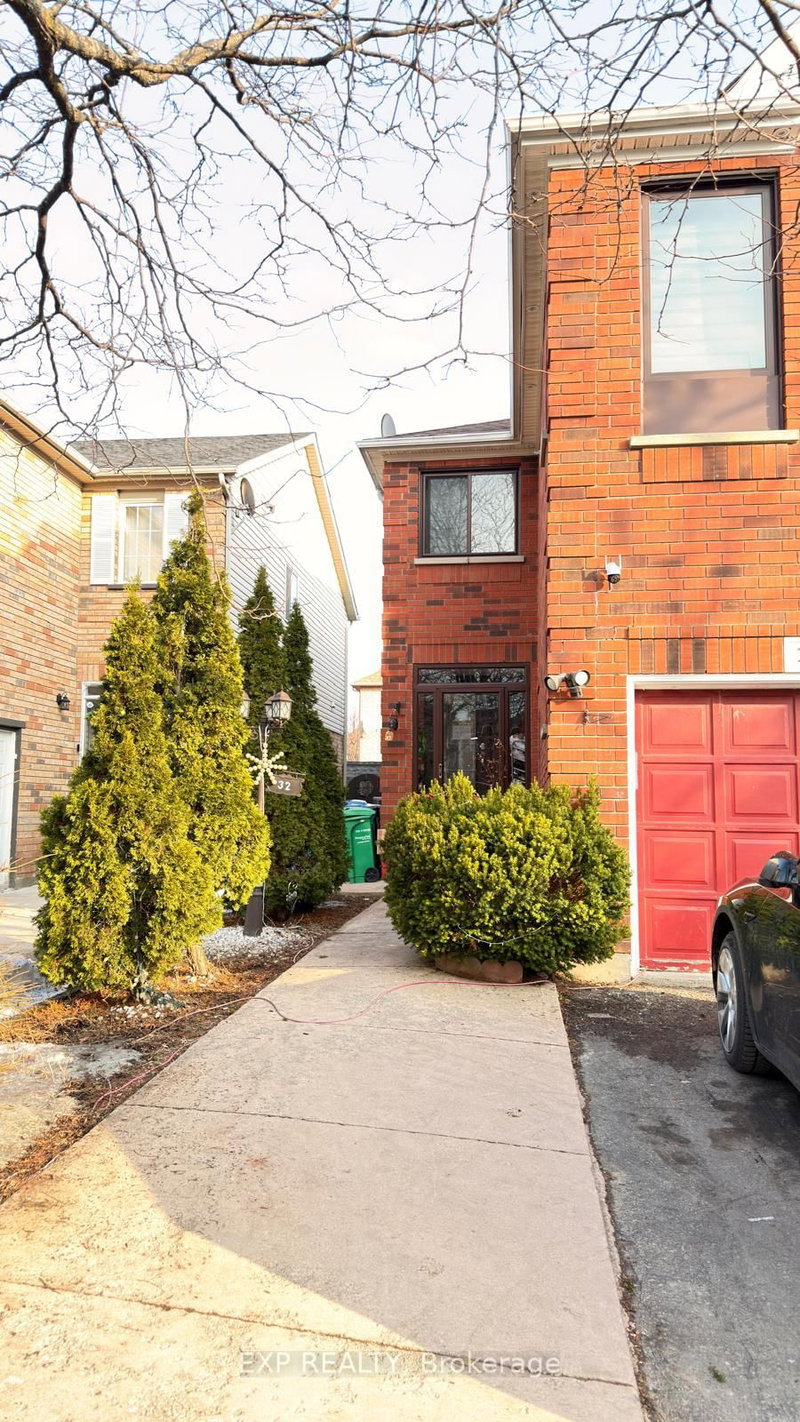 Upper - 32 Cordgrass Cres, Brampton, L6R 2A3 | Image 3