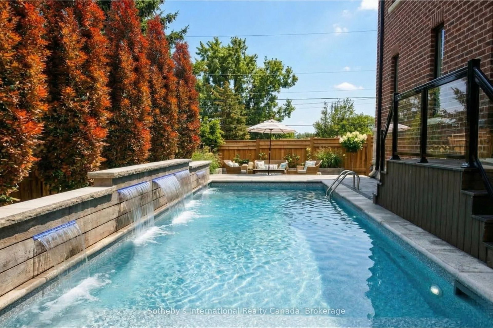 Detached House for sale at 476 Patricia Drive, Burlington, Ontario, L7T 1K2 - Bayview - MLS: W12879324