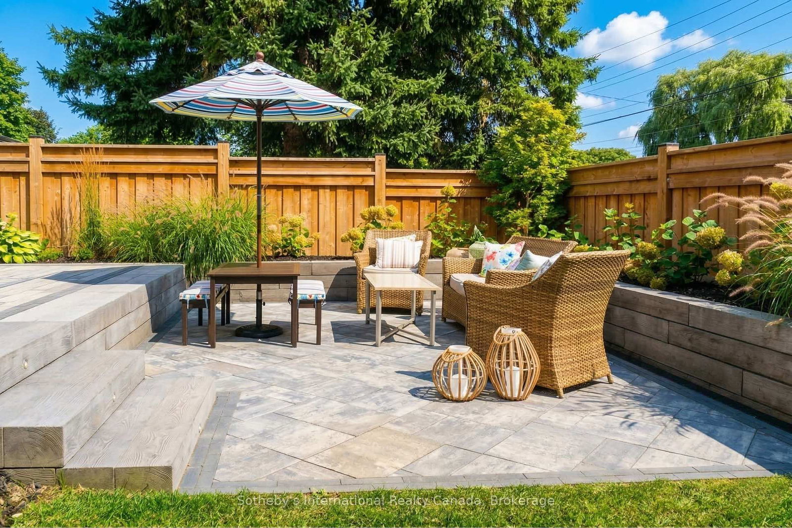 Detached House for sale at 476 Patricia Drive, Burlington, Ontario, L7T 1K2 - Bayview - MLS: W12879324