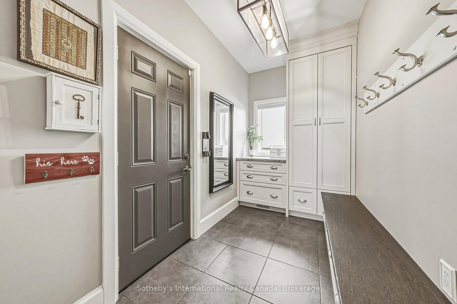 Detached House for sale at 476 Patricia Drive, Burlington, Ontario, L7T 1K2 - Bayview - MLS: W12879324