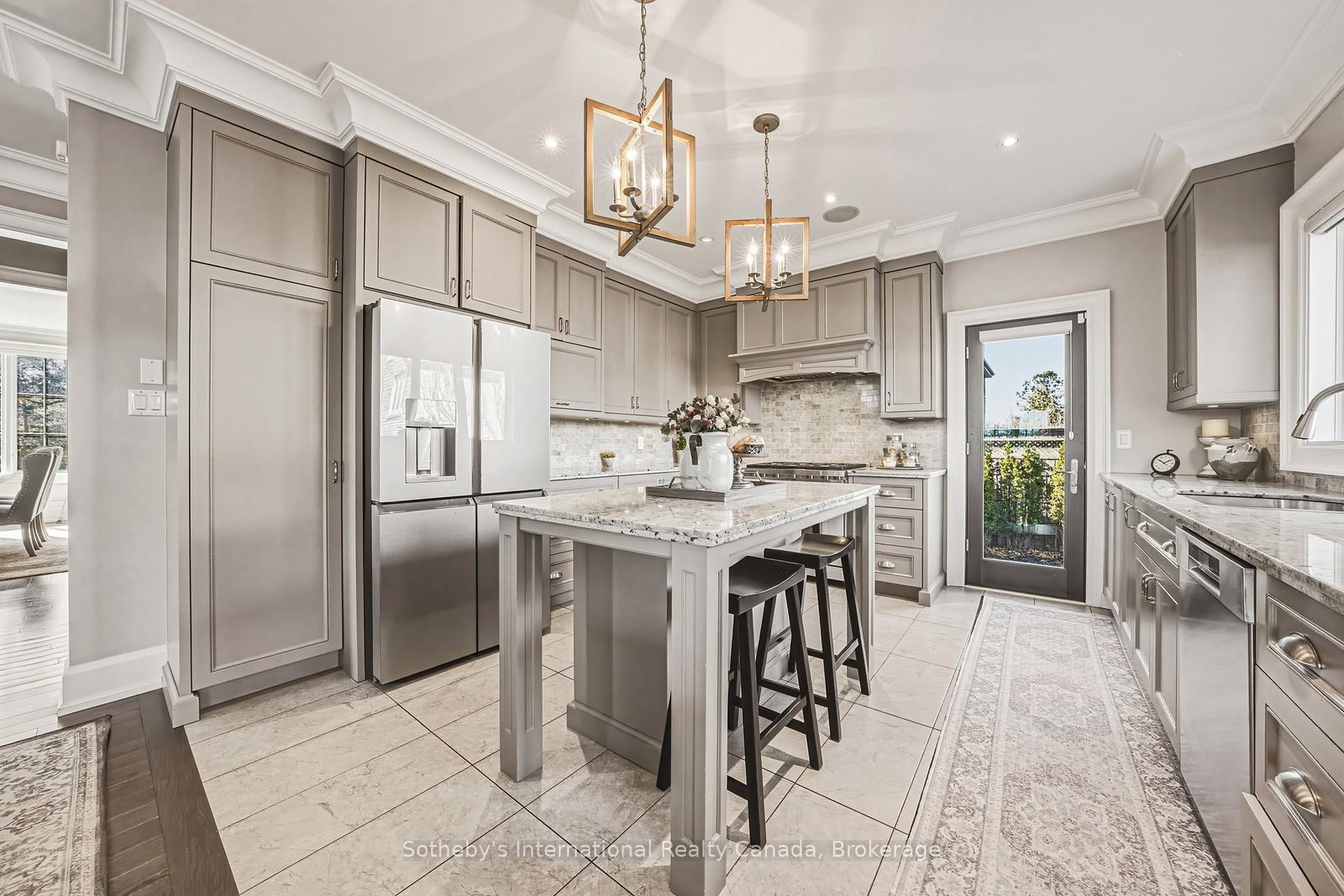 Detached House for sale at 476 Patricia Drive, Burlington, Ontario, L7T 1K2 - Bayview - MLS: W12879324