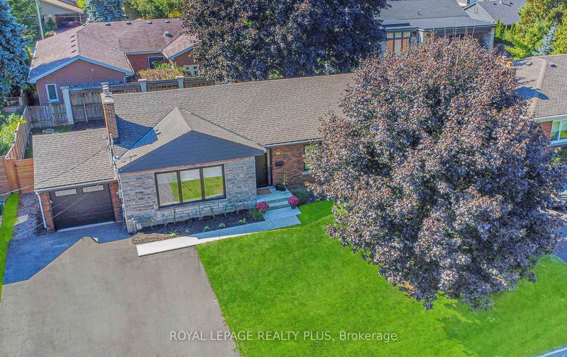 884 Eagle Dr, Burlington, L7T 3A4 | Image 2