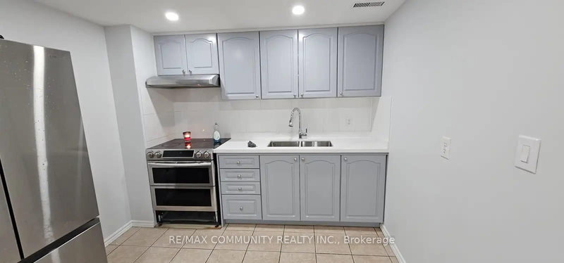 91 Vivians Cres, Brampton, L6Y 4V5 | Image 2