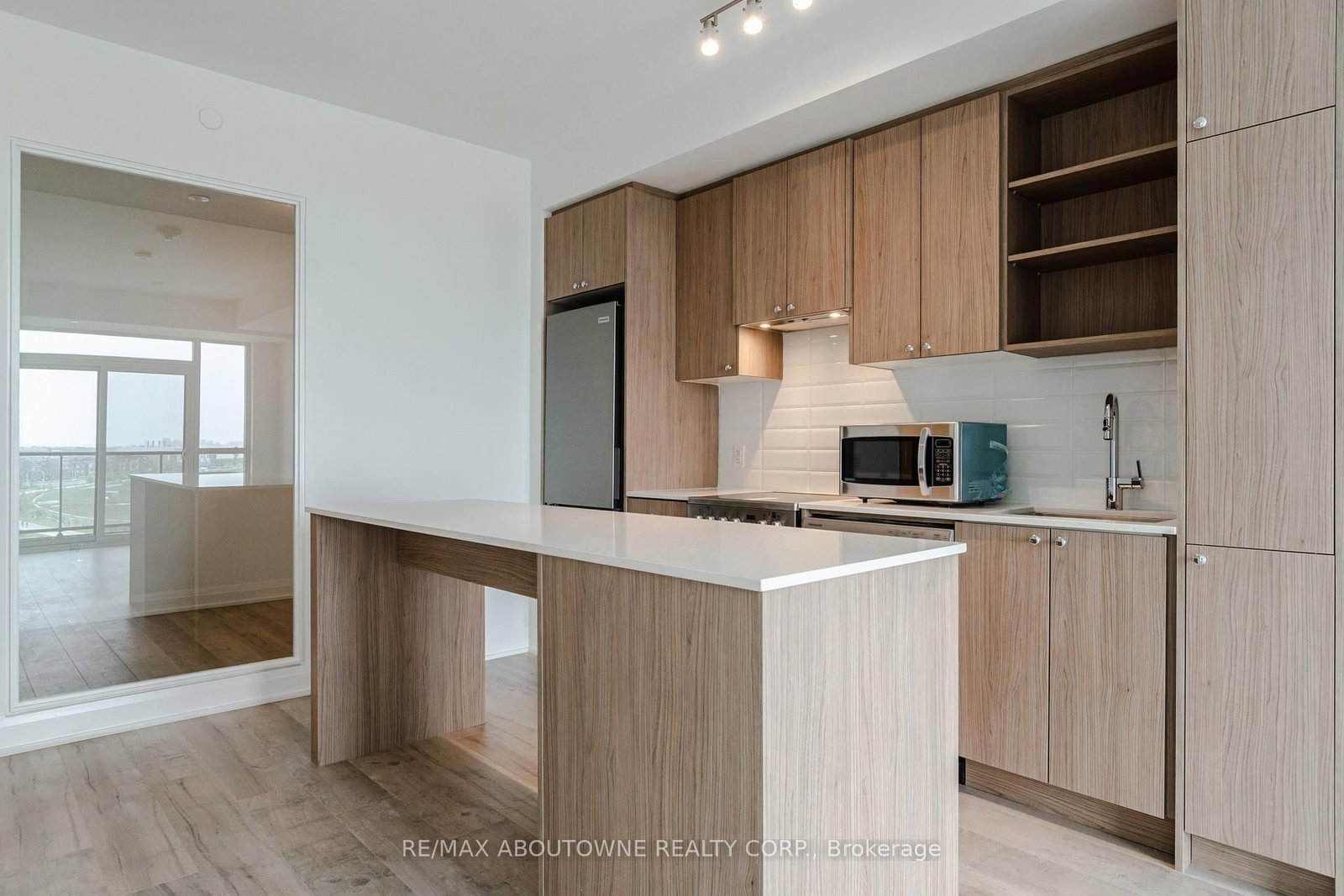 Condo for lease at 814-50 George Butchart Drive, Toronto, Ontario, M3K 0C9 - Downsview-Roding-CFB - MLS: W12879518