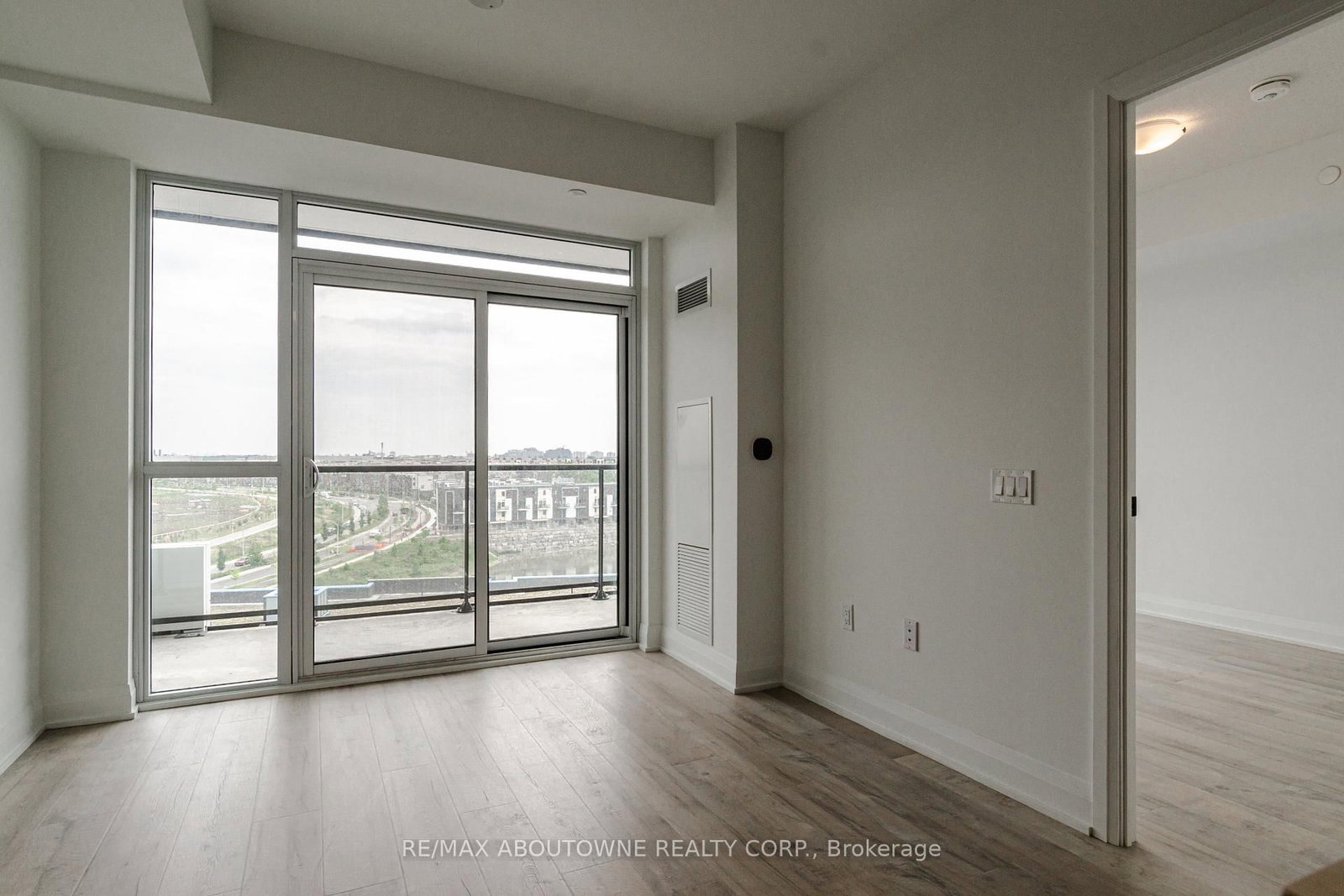 Condo for lease at 814-50 George Butchart Drive, Toronto, Ontario, M3K 0C9 - Downsview-Roding-CFB - MLS: W12879518
