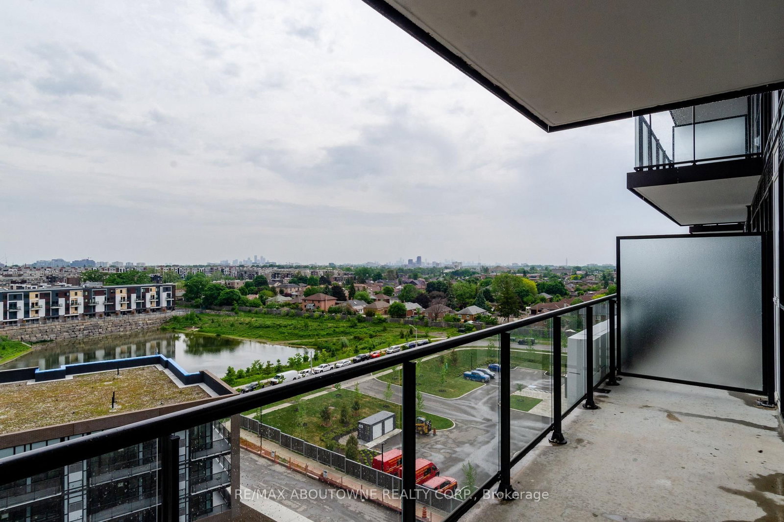 Condo for lease at 814-50 George Butchart Drive, Toronto, Ontario, M3K 0C9 - Downsview-Roding-CFB - MLS: W12879518