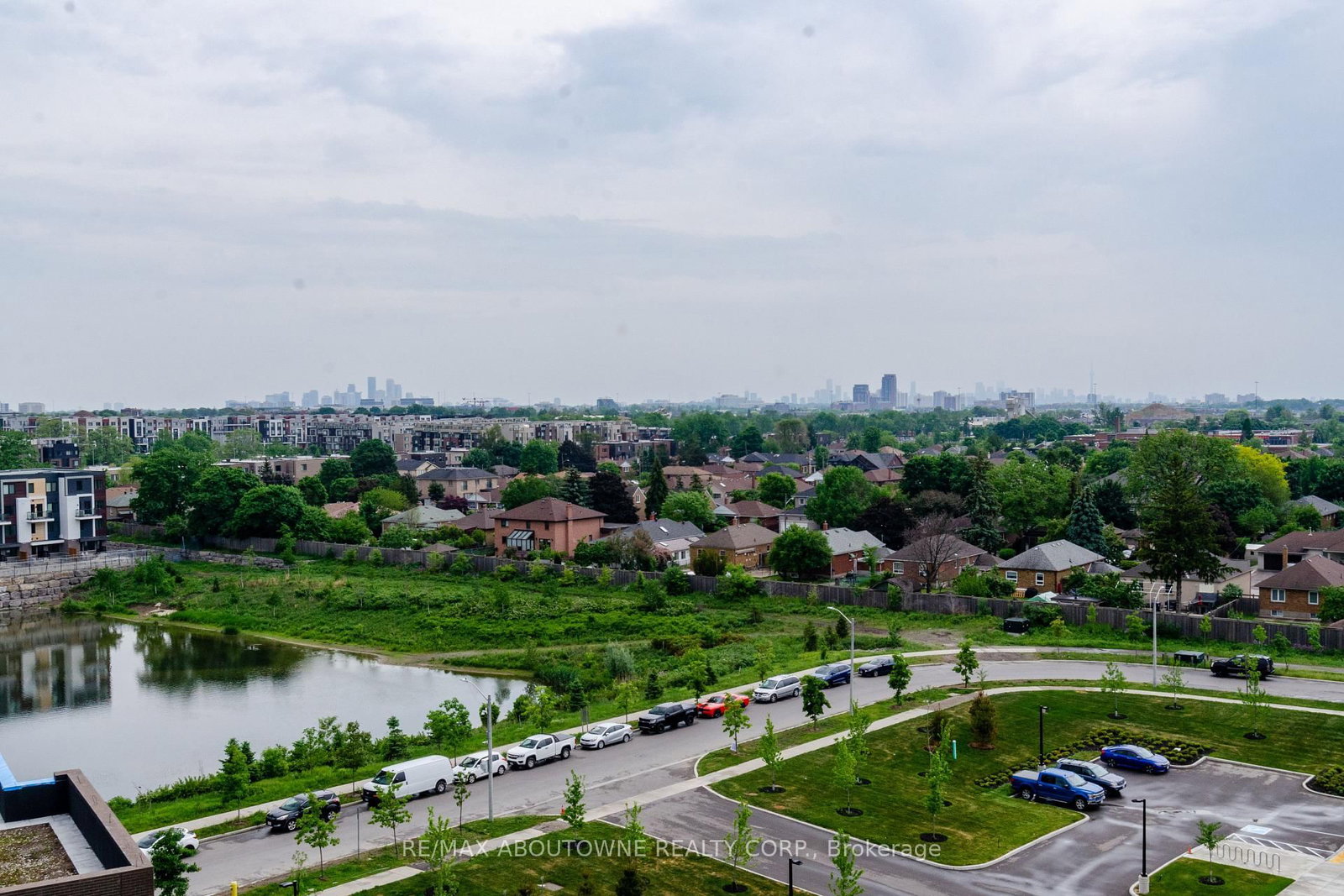 Condo for lease at 814-50 George Butchart Drive, Toronto, Ontario, M3K 0C9 - Downsview-Roding-CFB - MLS: W12879518