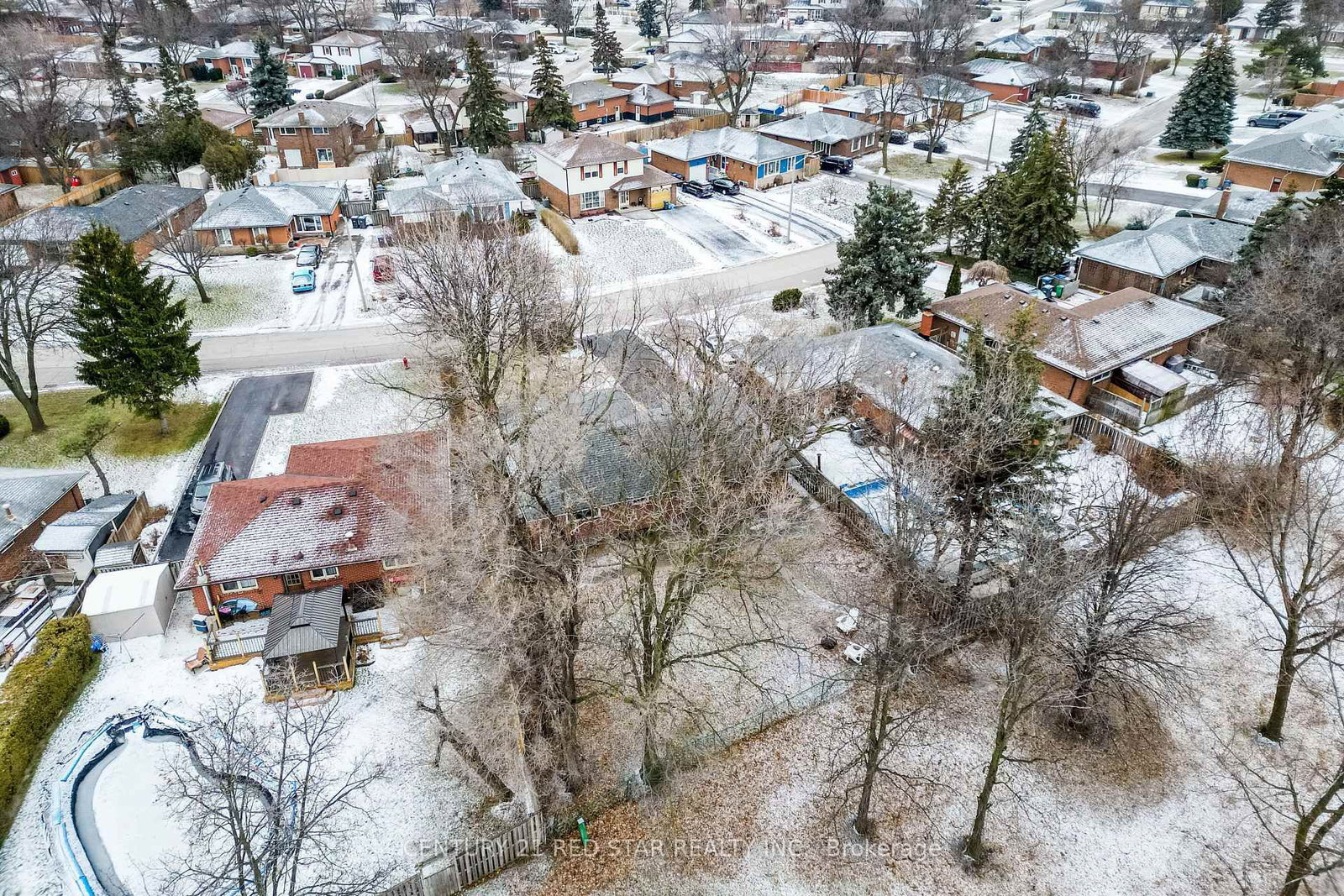 Detached House for sale at 25 Devonshire Drive, Brampton, Ontario, L6T 3G5 - Southgate - MLS: W12879824