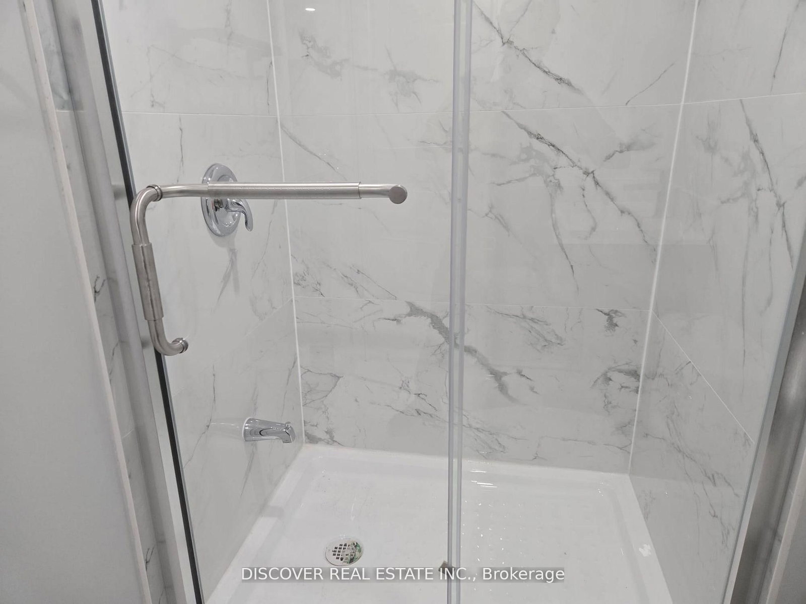 186 Floradale Drive, Unit 1 - Photo 3