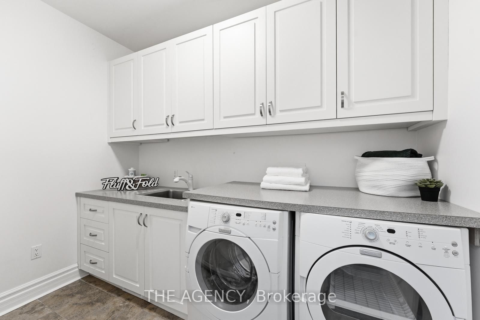 Detached House for sale at 2659 2 Sideroad, Burlington, Ontario, L7M 0S7 - Rural Burlington - MLS: W12880558