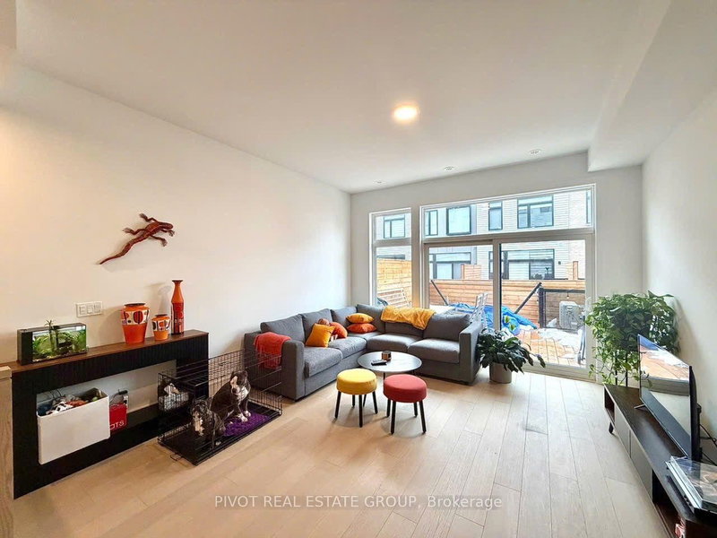 64 - 35 Lou Parsons Way, Mississauga, L5H 0B2 | Image 3