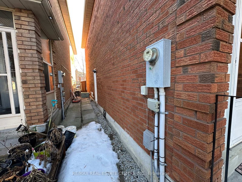 43 Windmill Blvd, Brampton, L6Y 3E9 | Image 3