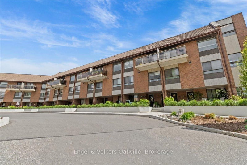 625 - 1000 Cedarglen Gate, Mississauga, L5C 3Z5 | Image 2