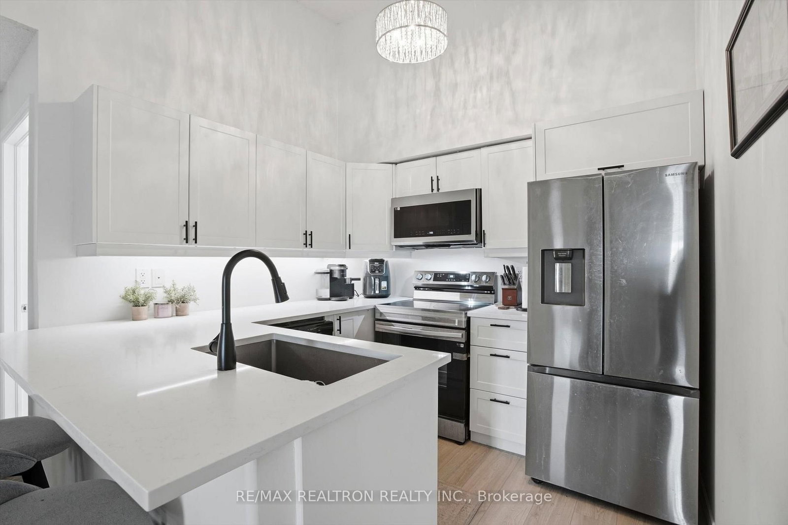 Condo for sale at 408-1390 Main Street, Milton, Ontario, L9T 7S9 - Dempsey - MLS: W12881814