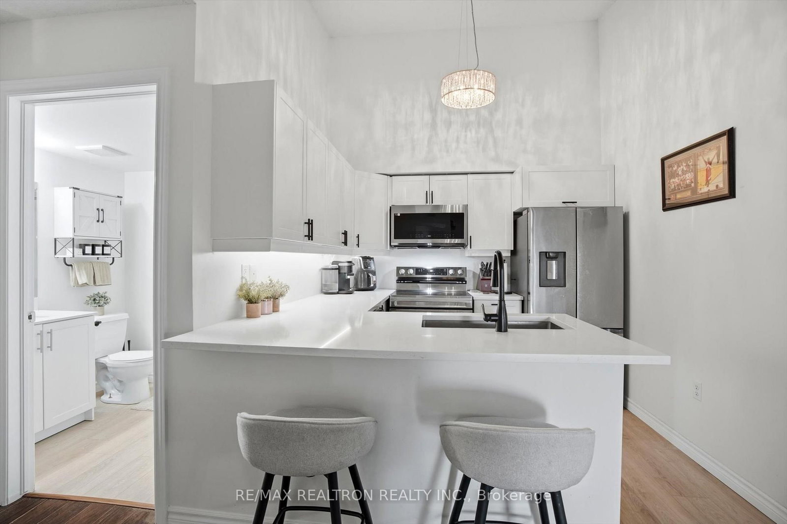 Condo for sale at 408-1390 Main Street, Milton, Ontario, L9T 7S9 - Dempsey - MLS: W12881814