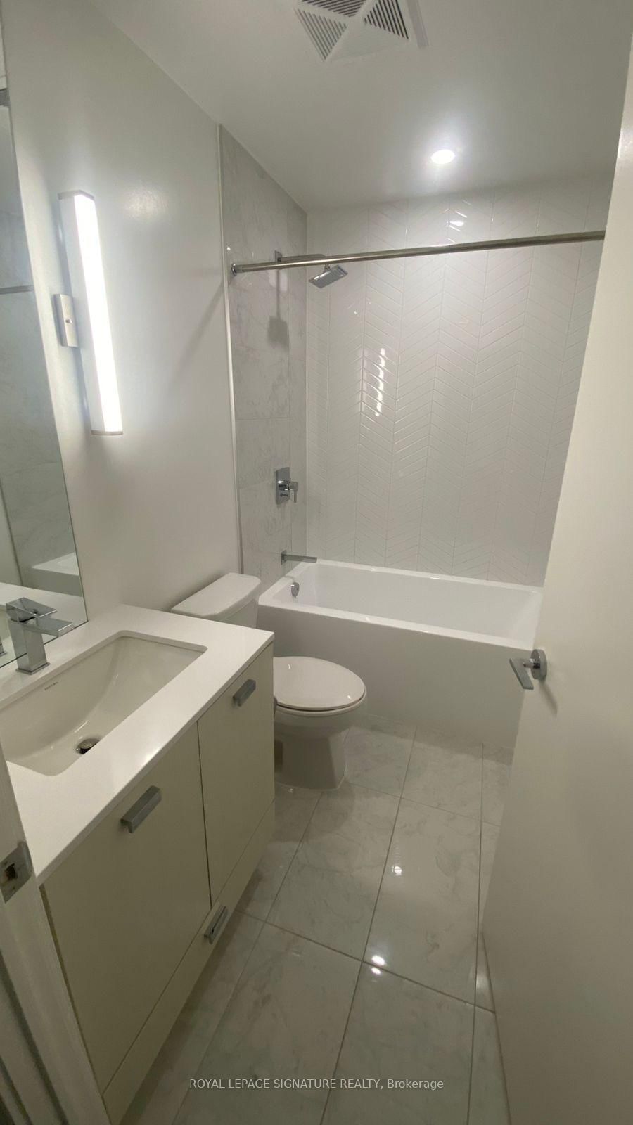 Condo for lease at 1112-10 De Boers Drive, Toronto, Ontario, M3J 0H1 - York University Heights - MLS: W12882398