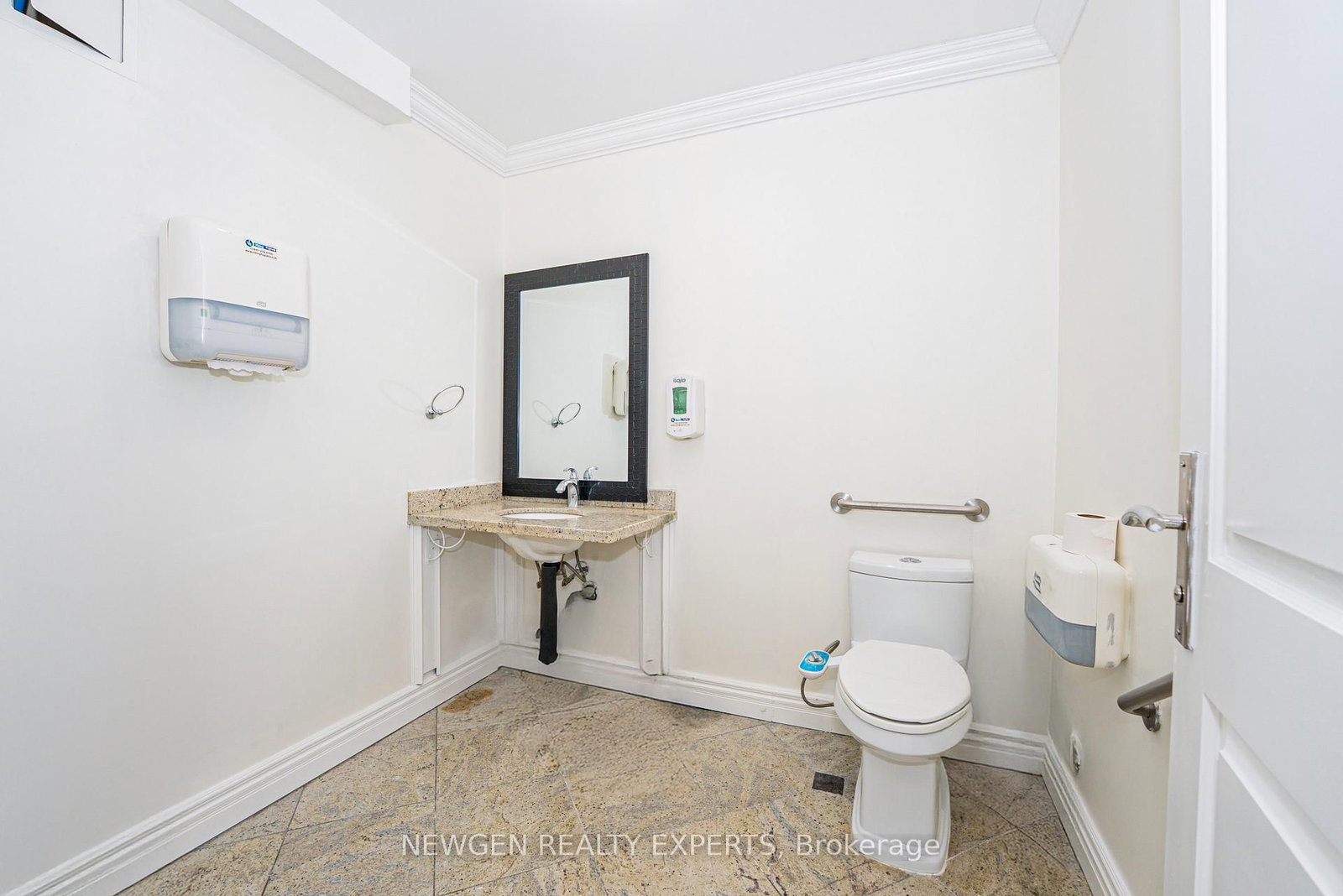 145 Clarence Street N, Unit 29 - Photo 24