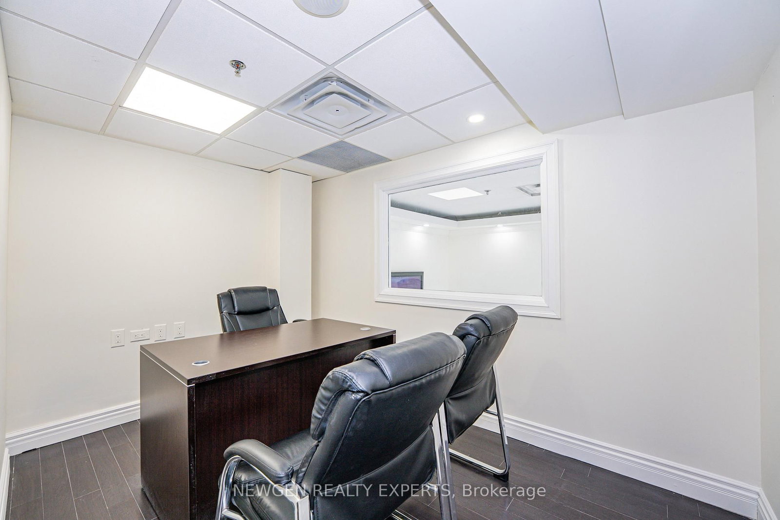 145 Clarence Street N, Unit 29 - Photo 31