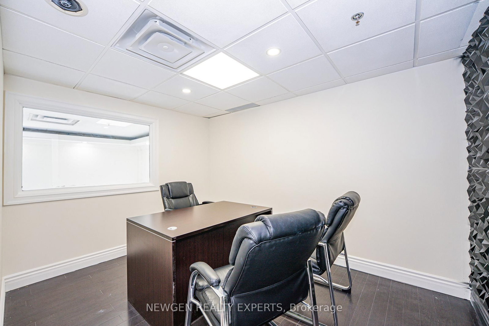 145 Clarence Street N, Unit 29 - Photo 33